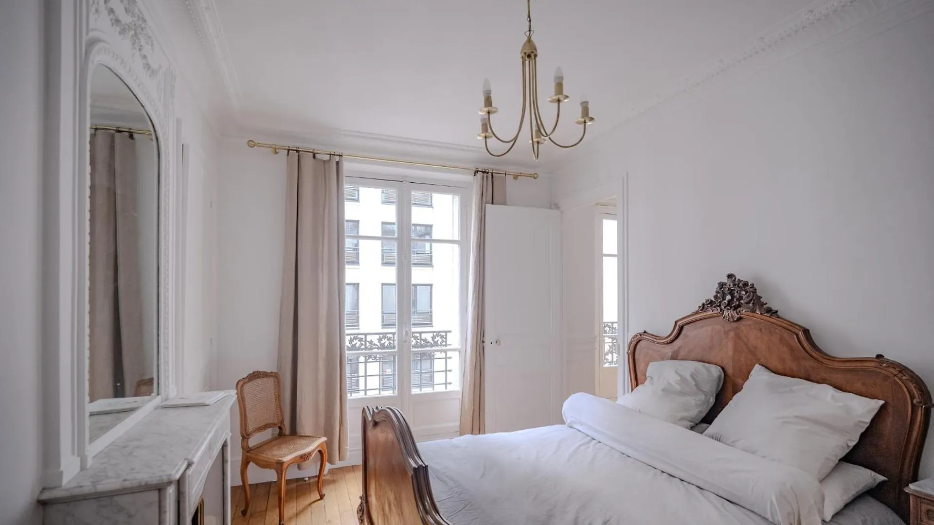 Jouva Paris Apartment