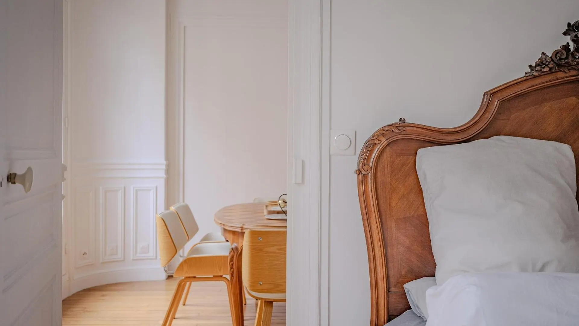 Jouva Paris 아파트